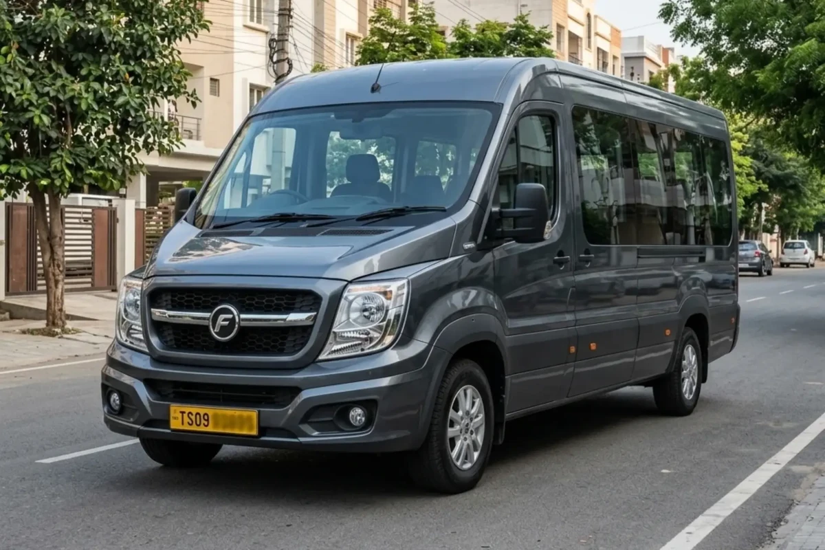 Urbania / Traveller — Force Urbania & similar, representative vehicle photography